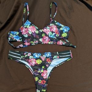 NWOT Wrap around floral bikini